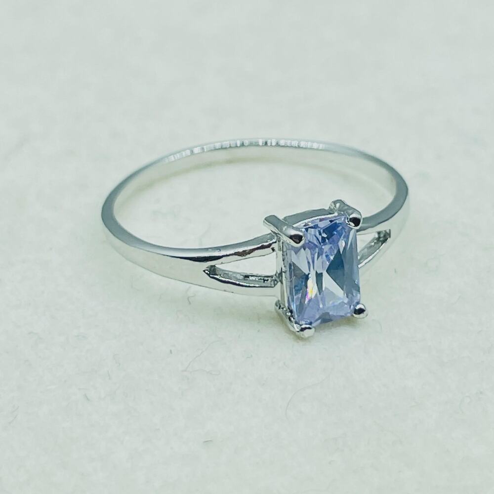 Vintage 925 Sterling Silver Lavender Cubic Zirconia Emerald Cut Solitaire Ring - Picture 7 of 11